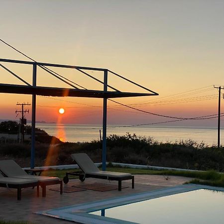 Cristelia Seafront & Pool Villa Lakhaniá Exterior foto